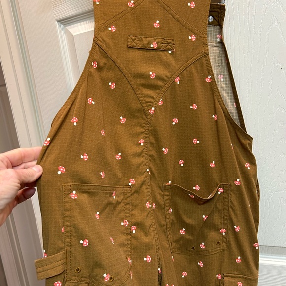 Duluth Trading Co Brown Mushroom Print Women's short Overalls - Picture 3 of 5